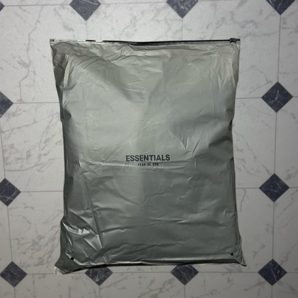Fear of God Essentials Stretch Limo/Black S Hoodie NWT - Picture 4 of 4